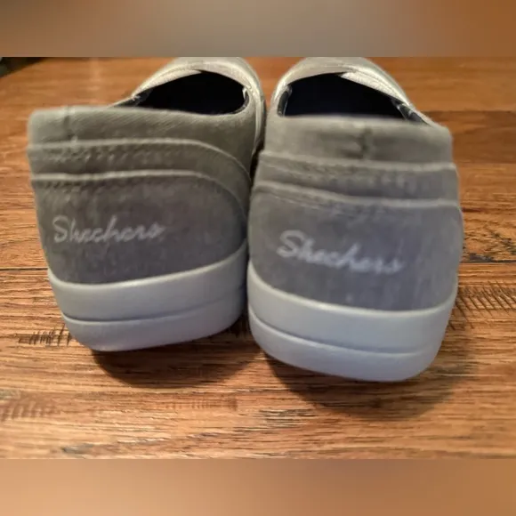 NEW Skechers Air Cooled Memory Foam Shoes Womens Size 7.5 Gray Canvas Slip On