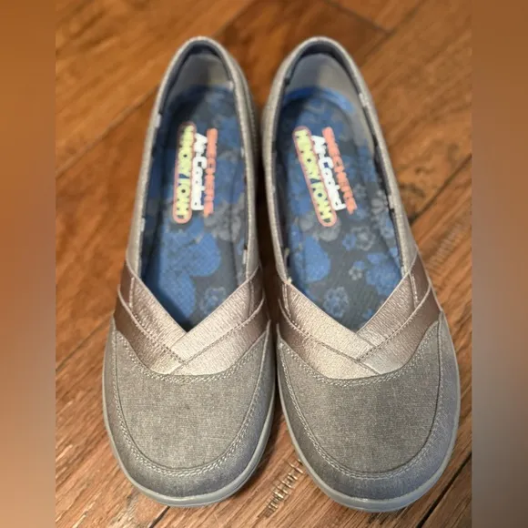 NEW Skechers Air Cooled Memory Foam Shoes Womens Size 7.5 Gray Canvas Slip On