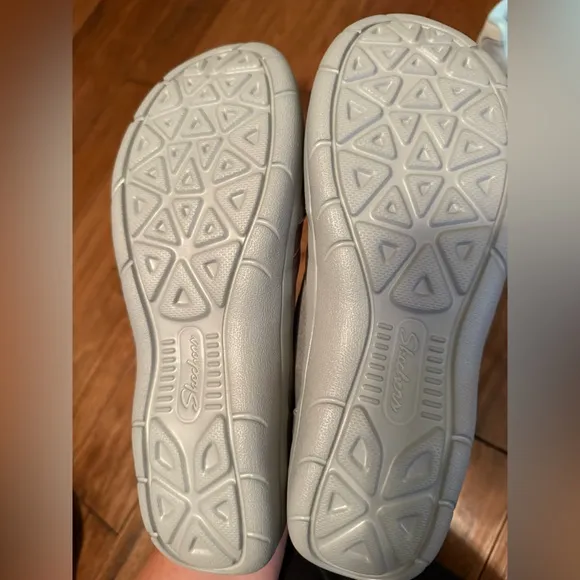 NEW Skechers Air Cooled Memory Foam Shoes Womens Size 7.5 Gray Canvas Slip On