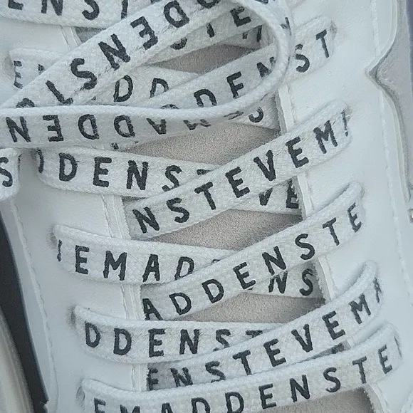 NEW! STEVE MADDEN Amalfi Stud &amp; Star Sneakers 10.