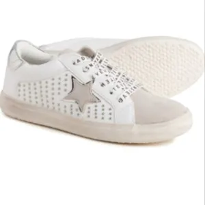 NEW! STEVE MADDEN Amalfi Stud &amp; Star Sneakers 10.