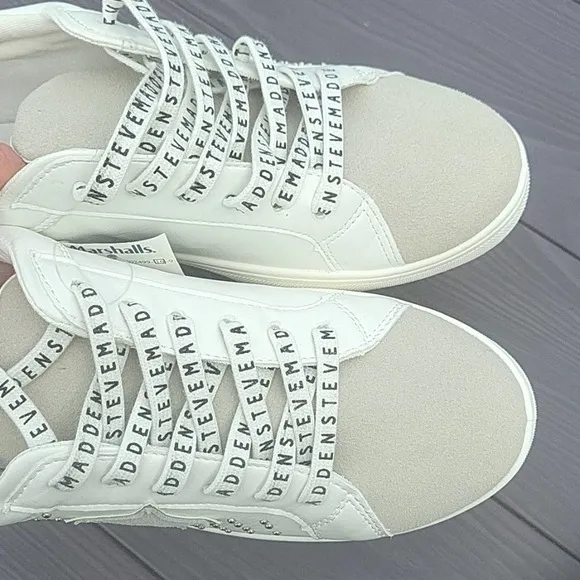 NEW! STEVE MADDEN Amalfi Stud &amp; Star Sneakers 10.