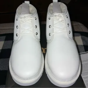 NEW UGG men’s white leather boots..  size 11.