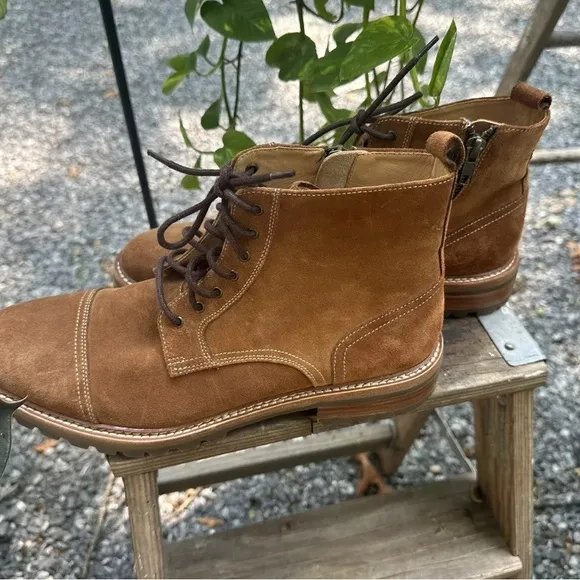 NEW Warfield &amp; Grand brown leather:suede tie Boots size 9 new without box.
