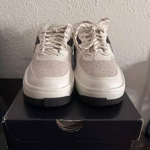 NEW Women’s Air Force Fontanka Sneakers size 7