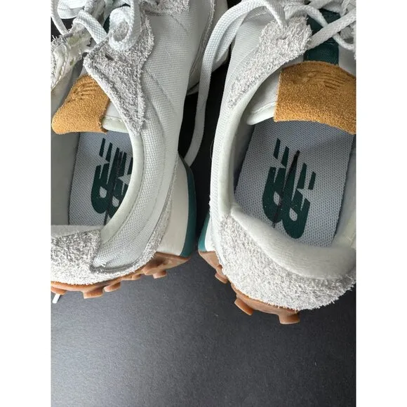NEW Women's New Balance 327 Sneakers in Off-white and Green US 5 EU 35