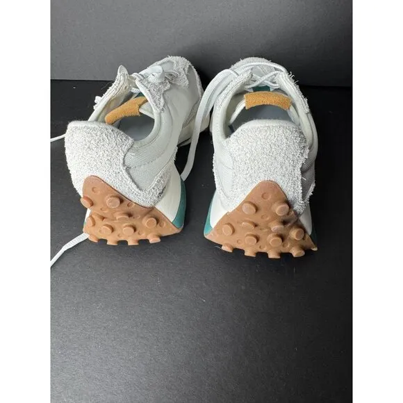 NEW Women's New Balance 327 Sneakers in Off-white and Green US 5 EU 35