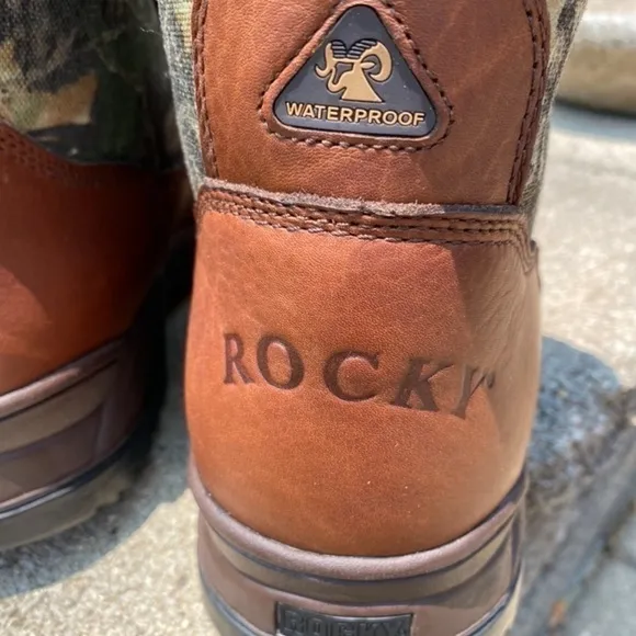 NEW~ROCKY 600~WATERPROOF~THINSULATE/INSULATION~BOOTS~SIZE 12 M~BR