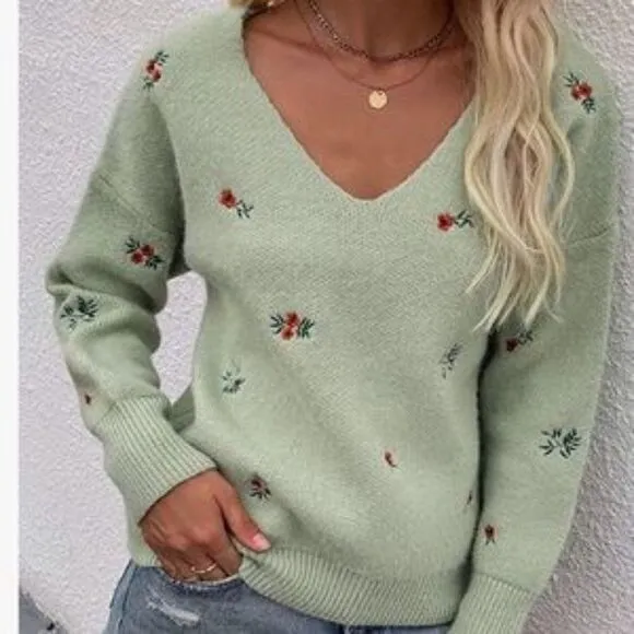 New White V Neck Embroidered Ribbed Knit Pullover Sweater