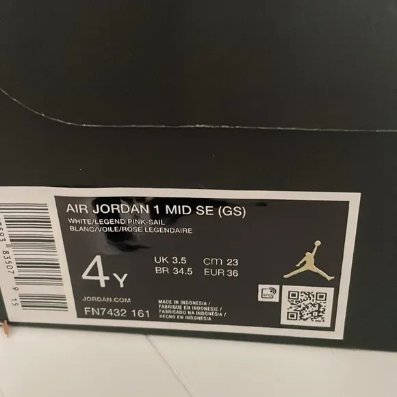 NIB Air Jordan 1 Mid SE white/legend pink- sail sneakers - size 4Y