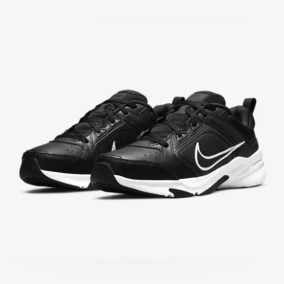 NIB Men’s Size 8.5 Nike Defy All Day Training Sneakers Leather &amp; Mesh In Black