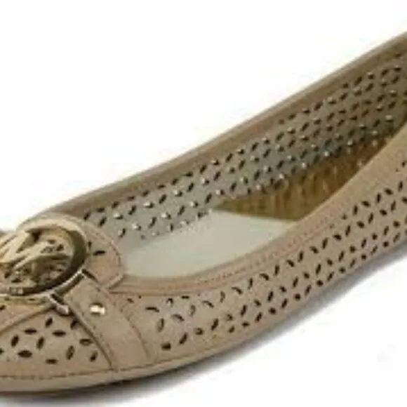 NIB Micheal Kors Fulton Moc  Leather Shoes  NUDE perforated Size 9.5