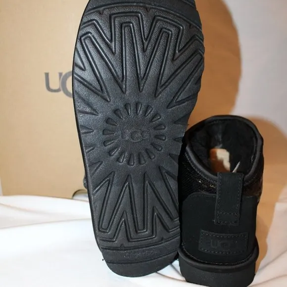NIB UGG WOMEN'S ULTRA MINI SEQUIN METALLIC‎ BLACK BOOTS