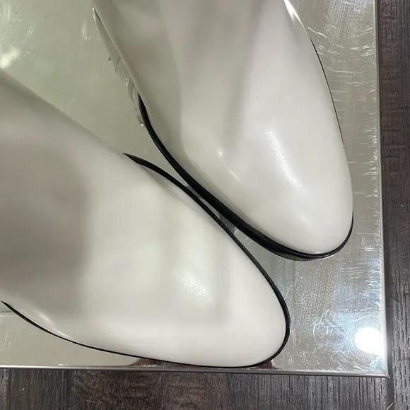 NIB VINCE CAMUTO 8M coconut cream genuine leather side zipper heel pointy toe