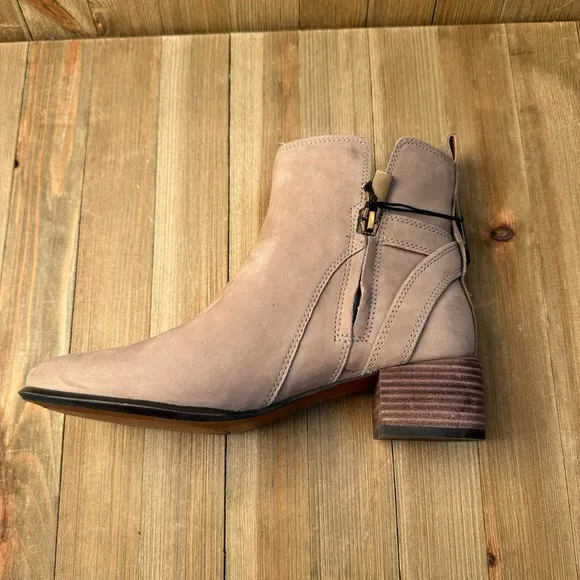 NIB Vionic Waterproof Low Taupe Leather Sienna Stone WP Nubuck Boots size 6