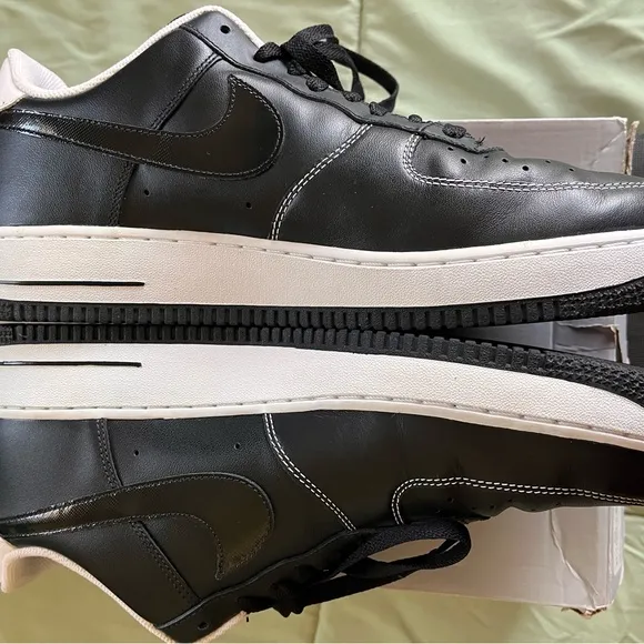 Nike Air Force 1 ‘82’s Men's Black and White Sneakers