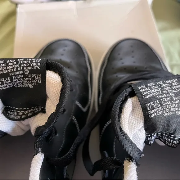Nike Air Force 1 ‘82’s Men's Black and White Sneakers