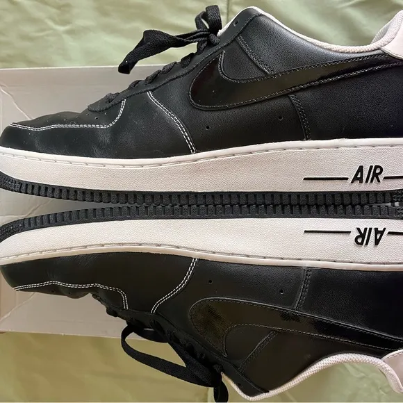 Nike Air Force 1 ‘82’s Men's Black and White Sneakers
