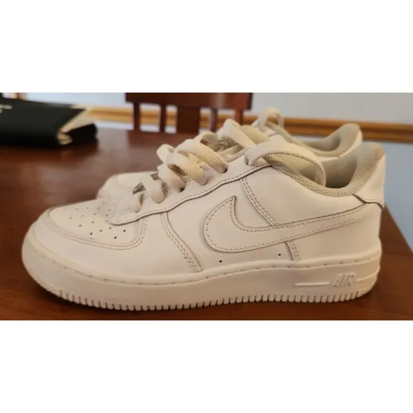Nike Air Force 1 LE Big Kids' Shoes size 5Y