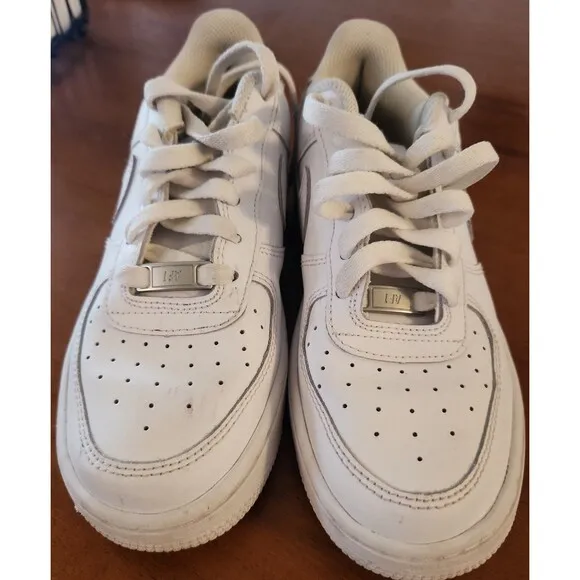Nike Air Force 1 LE Big Kids' Shoes size 5Y