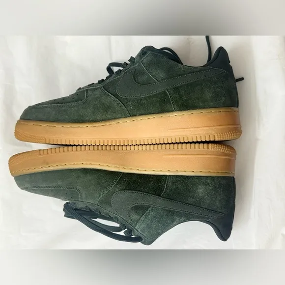 Nike Air Force 1 Low '07 LV8 SuedeOutdoor Green Gum Size 11
