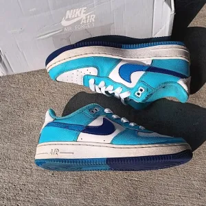 Nike Air Force 1 Low LV8 2'Light Photo Blue Deep Royal' 5.5Y/7W