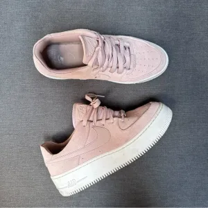 Nike Air Force 1 Low Sage Sneakers