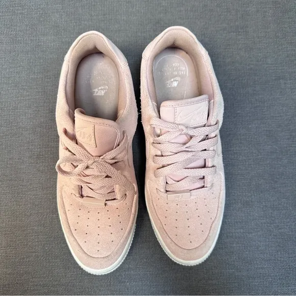 Nike Air Force 1 Low Sage Sneakers