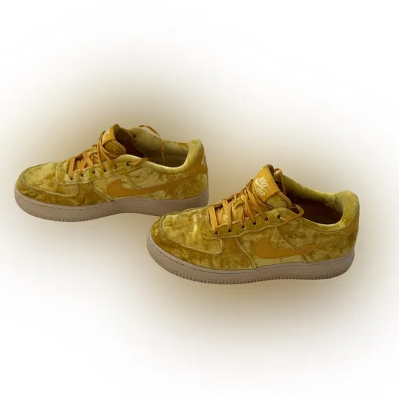 Nike Air Force 1 LV8 Gold Velvet Classic Sneakers