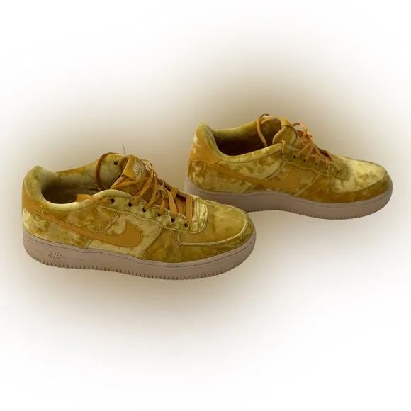 Nike Air Force 1 LV8 Gold Velvet Classic Sneakers