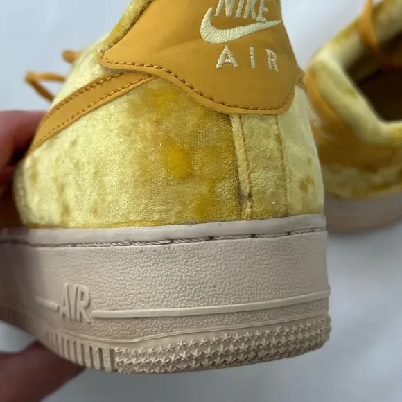 Nike Air Force 1 LV8 Gold Velvet Classic Sneakers