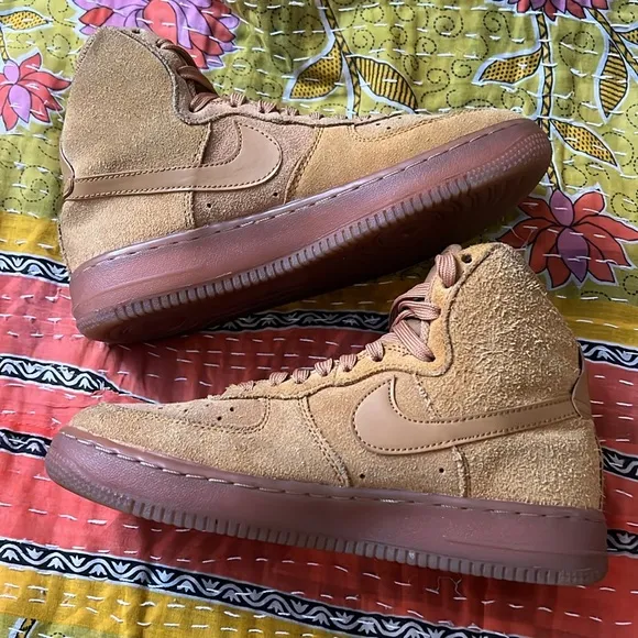 Nike Air force 1 Youth size 5 High-Top Sneakers