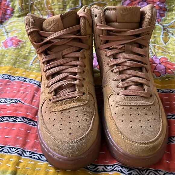 Nike Air force 1 Youth size 5 High-Top Sneakers