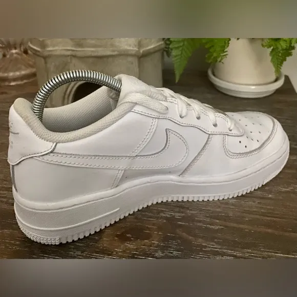 Nike Air Force One 6.5Y Women’s 8/Men’s 6.5) Classic White Sneakers Shoes AF1