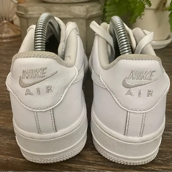 Nike Air Force One 6.5Y Women’s 8/Men’s 6.5) Classic White Sneakers Shoes AF1