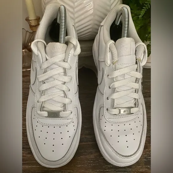 Nike Air Force One 6.5Y Women’s 8/Men’s 6.5) Classic White Sneakers Shoes AF1