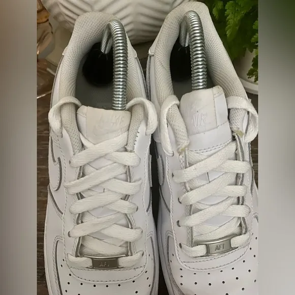 Nike Air Force One 6.5Y Women’s 8/Men’s 6.5) Classic White Sneakers Shoes AF1