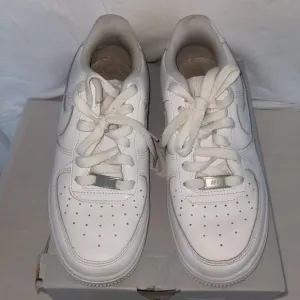 Nike Air Force One Sneaker White Classic Youth 5 Excellent