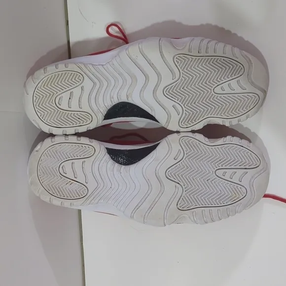 Nike Air‎ Jordan Future Low 3M University Red Men's Size 9.5 Sneakers 718948-600