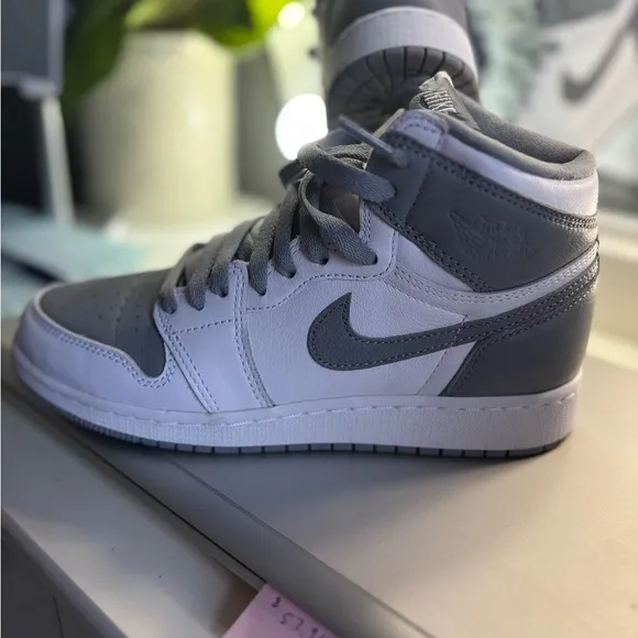 Nike Air Kids Shoes - Gray and White