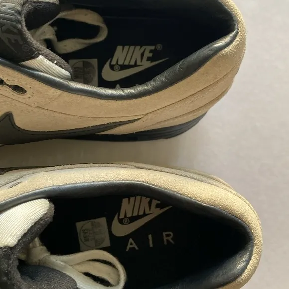 NIKE AIR MAX 1 Premium Beige Suede Leather Sneakers 512033-100 Size 9.5 US