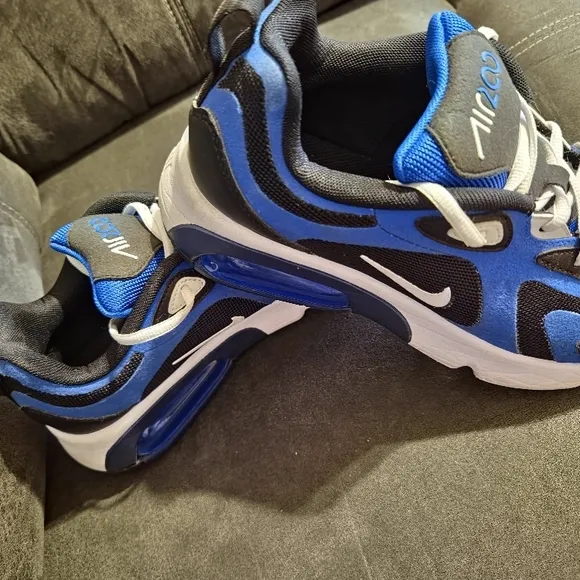 NIKE AIR MAX 200 team royal Sz7Youth