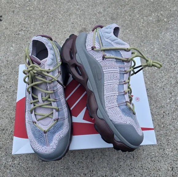 Nike Air Max Fkynit Venture  Sneaker Women Size 9
