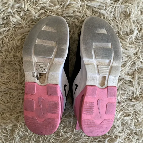 Nike Air Max Motion 2, children youth Girls Shoes, size 3Y.