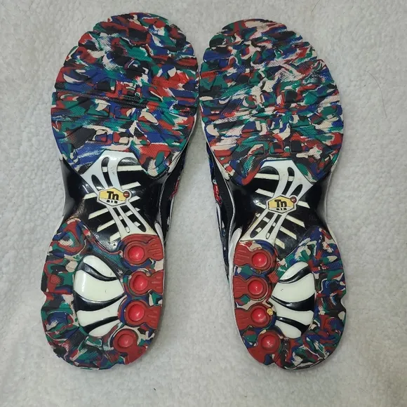 Nike Air Max Plus Black/White/Hyper Blue CU4623-001‎ Size 6.5Y