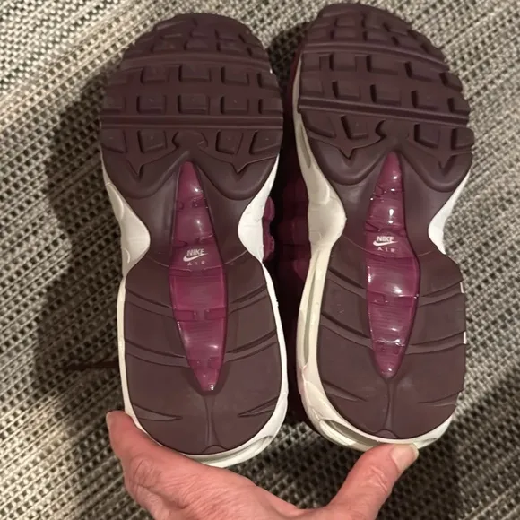 Nike Air Max Premium 95 berry color athletic sneakers style 807443-602
