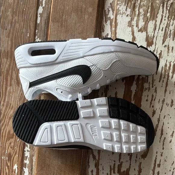 Nike AIR MAX SC - White and Black Sneakers NEW
