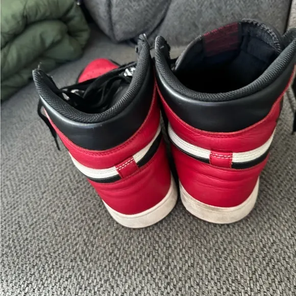 Nike Air Men's Black and Red Sneakers