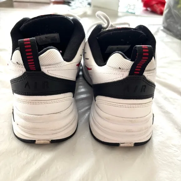 Nike Air Monarch lV walking shoes sneakers white black SZ 11. Worn 1X Indoors