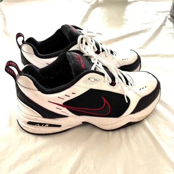 Nike Air Monarch lV walking shoes sneakers white black SZ 11. Worn 1X Indoors
